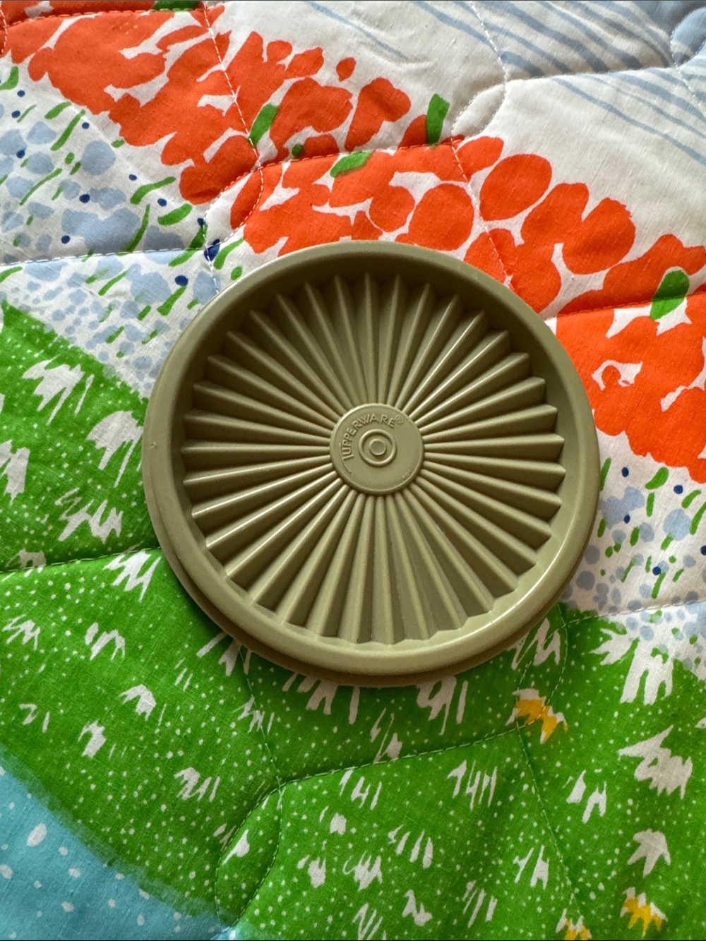 Vintage Tupperware Replacement Lid Servalier Push Lid #812-1 green LID ONLY